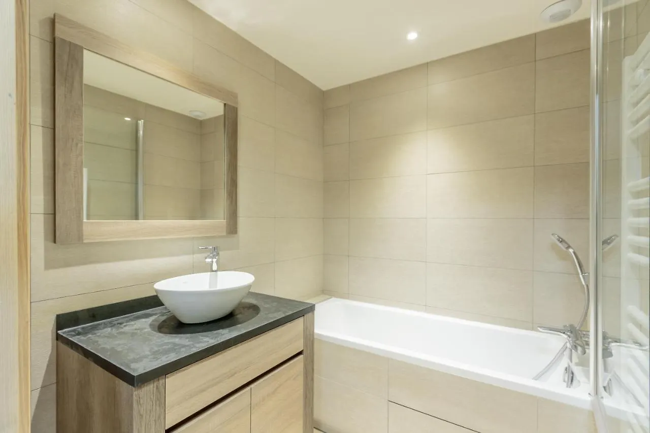 Luxurious Duplex For 4-7P With Large Terrace And Pool In Ski-In Ski-Out 5* Building Bourg-Saint-Maurice Apartment