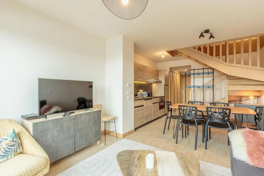 Apartmán Luxurious Duplex For 4-7P With Large Terrace And Pool In Ski-In Ski-Out 5* Building Bourg-Saint-Maurice
